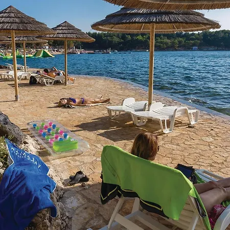 Apartment 1 Bedroom Gorgeous Apartment In Porec *