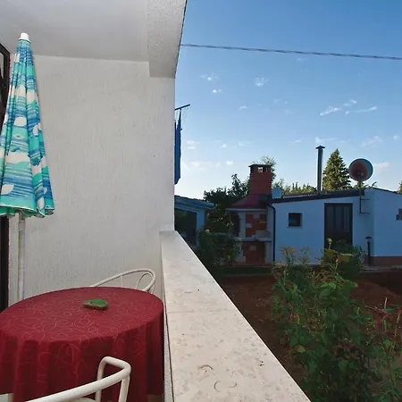 1 Bedroom Gorgeous Apartment In Porec Porec